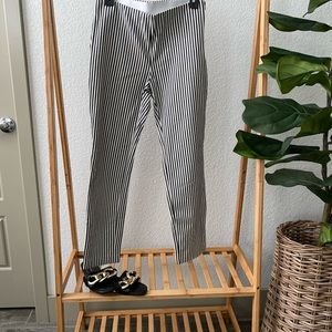 Super cute ankle pants